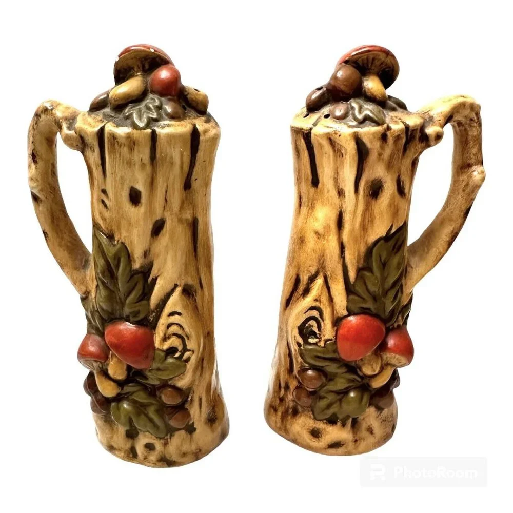 Vintage Mushroom Tree Stump Salt & Pepper‎ Shaker set / No Stoppers